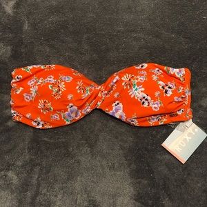 NWT Roxy Red Floral Twist Front Bikini Top